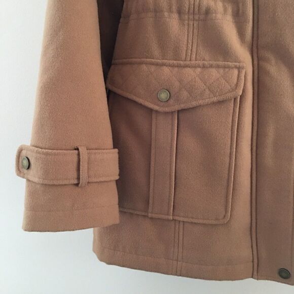 d & co jacket with faux fur hood | Size Medium - Picture 3 of 11